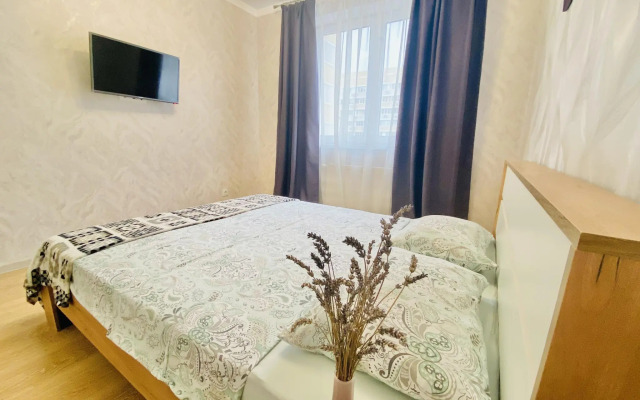 Апартаменты «ЛИЛОВЫЙ ЗАКАТ ЕВРО-2» на улице Красных партизан 1/4к5