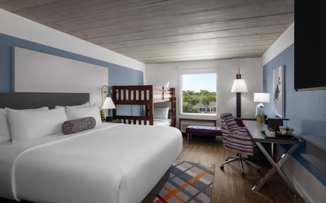 voco College Station Aggieland by IHG