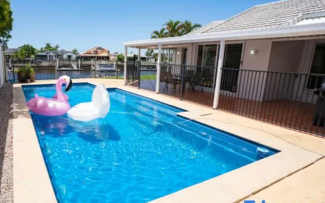 waterfront Cosy Getaway