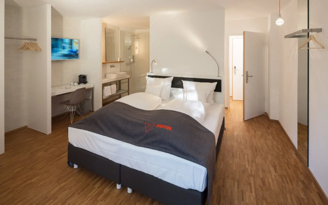 V-Hotel