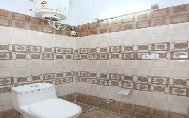 OYO 12155 Hotel Awdesh Inn