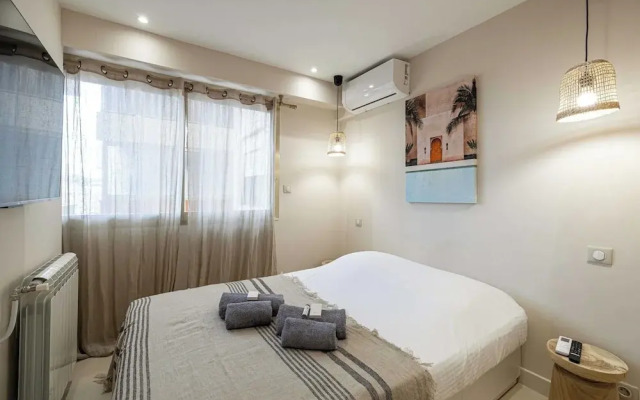 Renovated Flat 250m From the Beach - Town Centre - 2br/6p