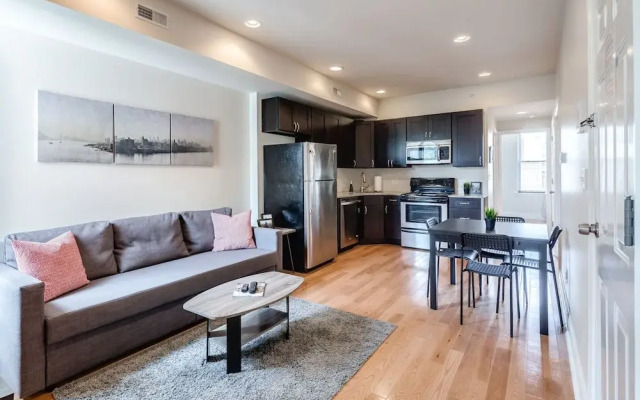 Private Rooftop With Views+modern 2BD & 1 Bath