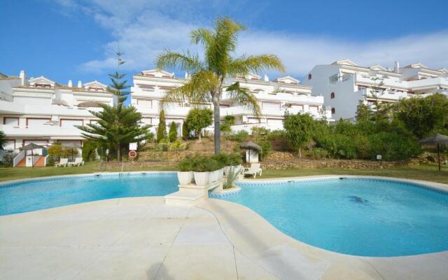 Luxury beach side apartment in Marbella Playa