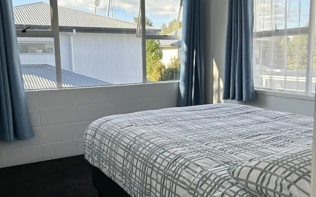Avon Apartments
