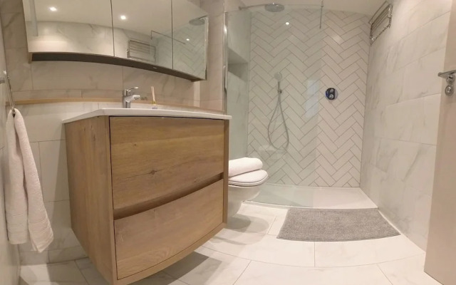 Luxury Stunning 2bed Apt City Centre