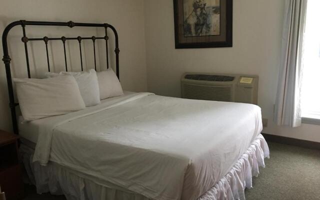 All Suites Inn Budget Host