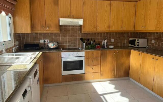 3bdr villa-pool/700m from a blue flag beach!