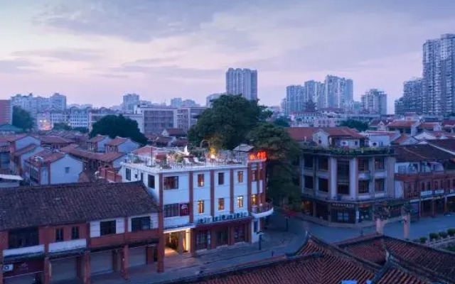 Yuebo Qicheng·Cultural Accommodation (Zhangzhou Gucheng Branch)