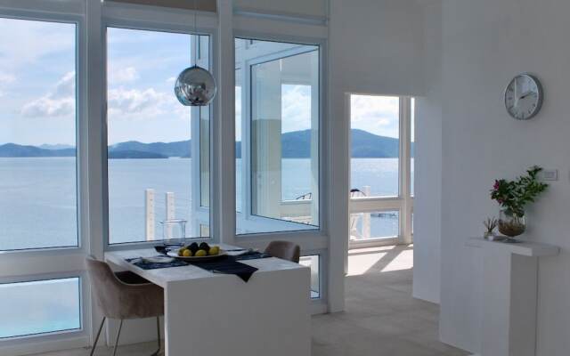 Stunning luxe 220sm villa by the sea entirely private with own pool