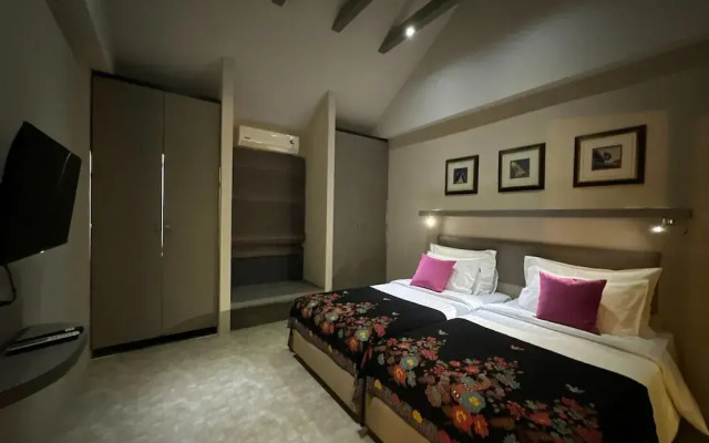 Casa Sakoo NaiThon Beach Villa