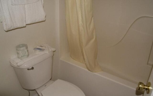 American Inn and Suites