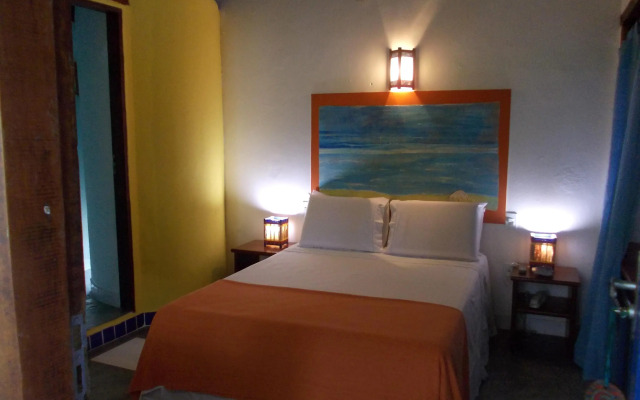 Aos Sinos dos Anjos Art Hotel
