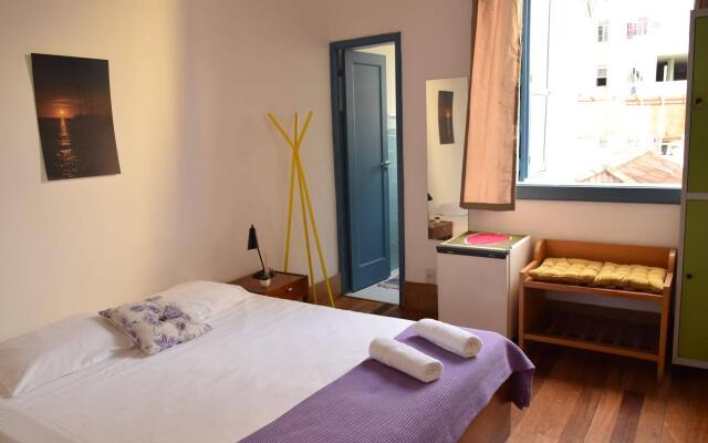 Kariok Hostel