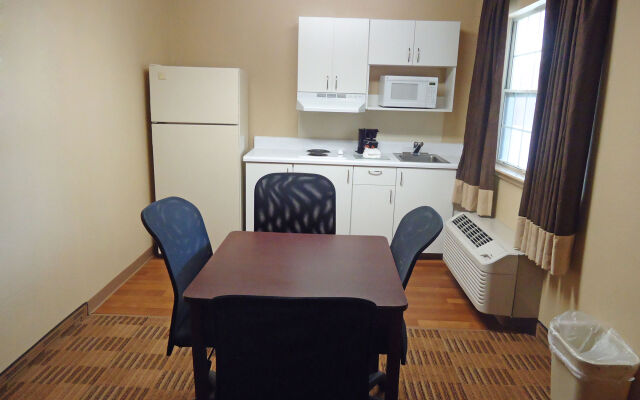 Extended Stay America Suites Greensboro Big Tree Way