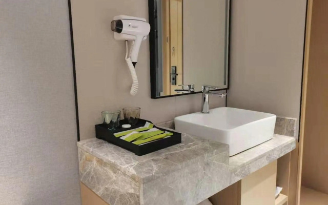 Ahao Garden Hotel (Shenzhen Dalang Shopping Mall)