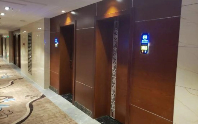 Shengshi Huadu Hotel