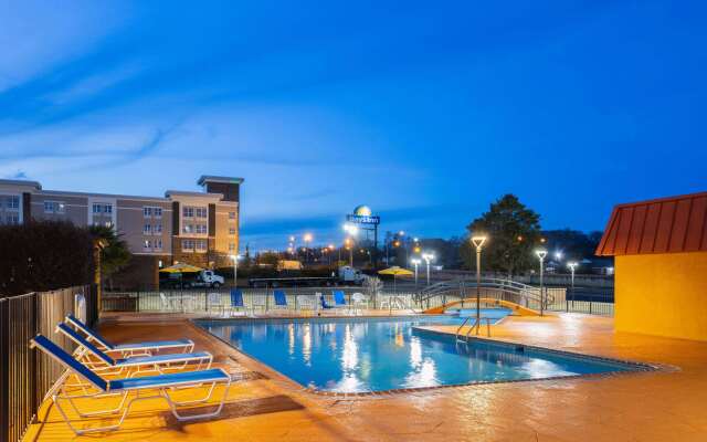 Days Inn by Wyndham Forsyth