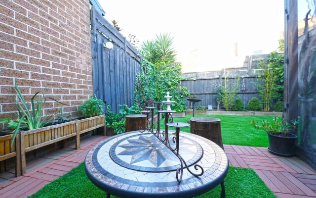 Self-contained Retreat 3BR WiFi Parking