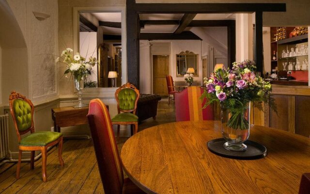 Marlborough Arms Hotel
