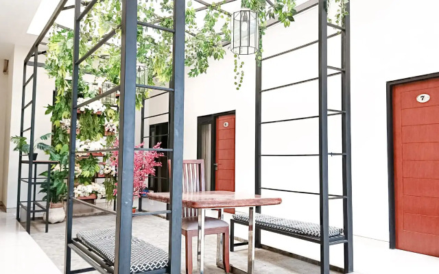 Casa TS 16 Guest House by Pesen Kamar