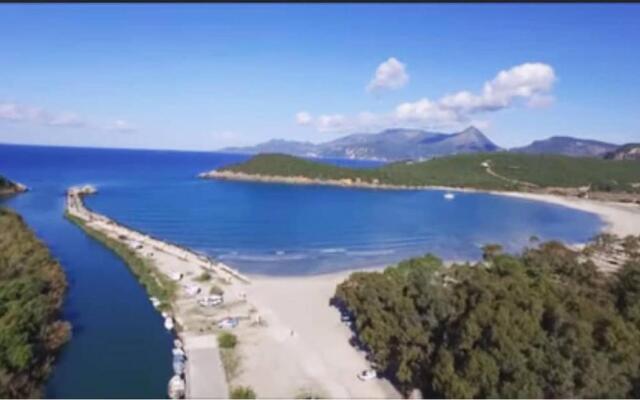 Paschali apartment with 2 bedrooms in Ammoudia