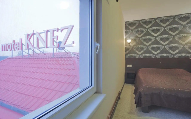 Knez Petrol Motel