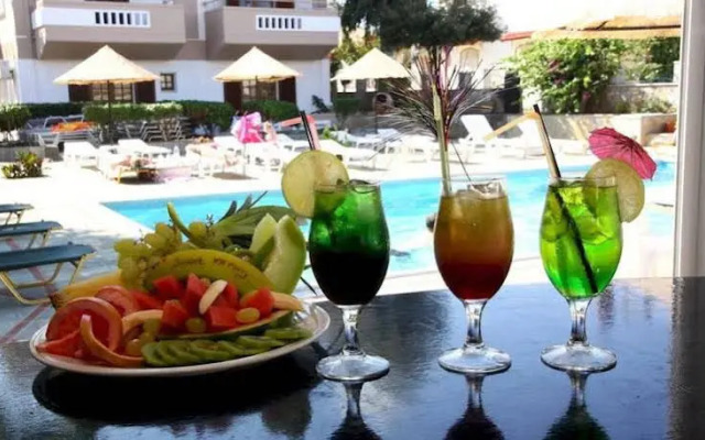 Elpida Apartments