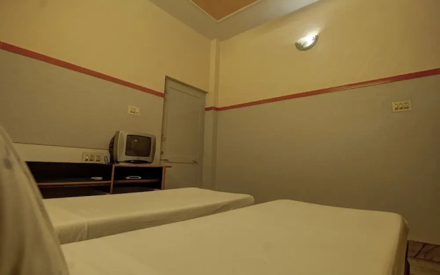 SPOT ON 40168 Vasantham Inn