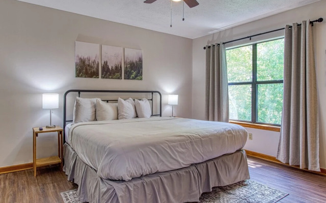 Pinecrest Townhomes-1K-2Q Unit-Renovated