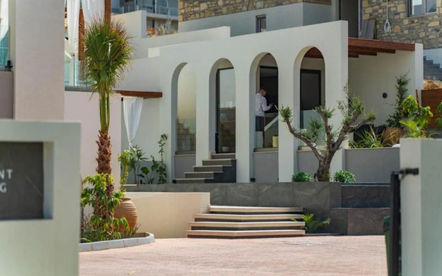 Vaya Suites by Omilos Hotels