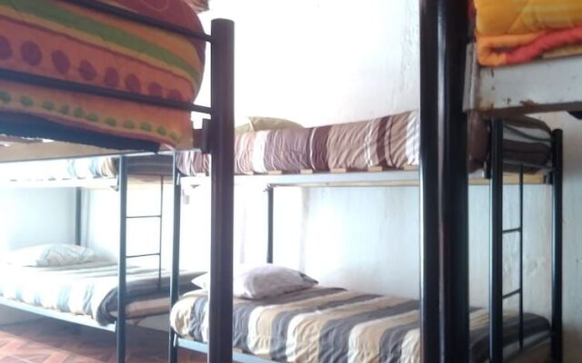 Yaalir At'mu - Hostel