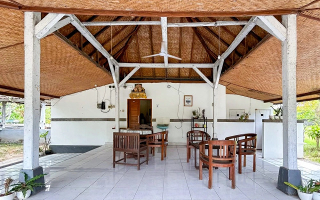 Hepi Bungalow Lovina Mitra RedDoorz