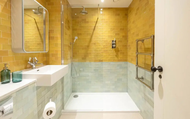 Three Bed Apts near Spitalfields Mkt