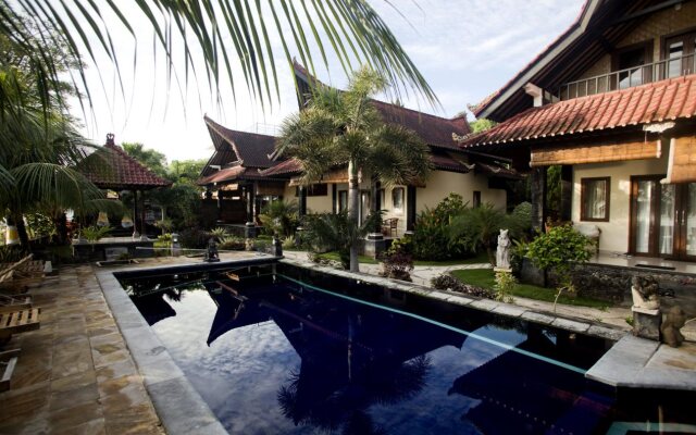 Tradisi Beach Front Villas