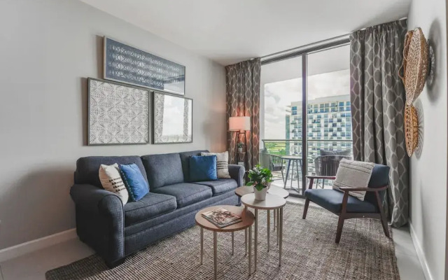 Downtown Doral Condo w-Free Parking