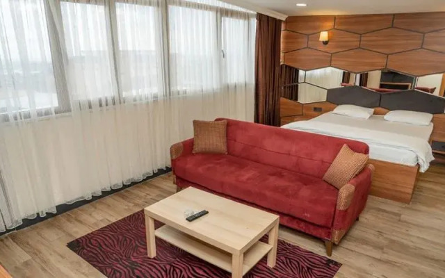 216 Hill Suites