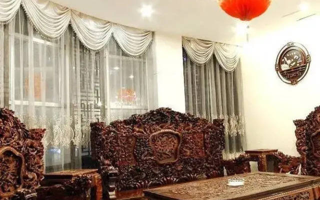 Changcheng Business Hotel
