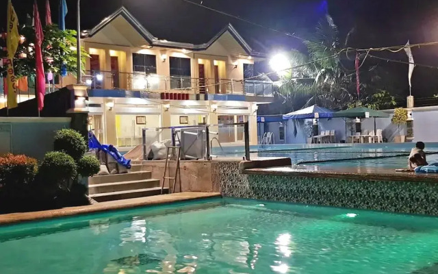 Eduardo's Resort