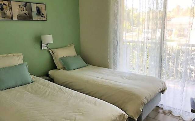Modern Apartment in Juan-les-pins With Large Pool