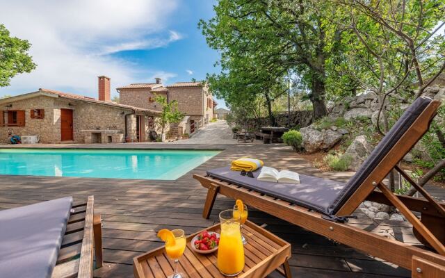 Villa Stone House Magarac