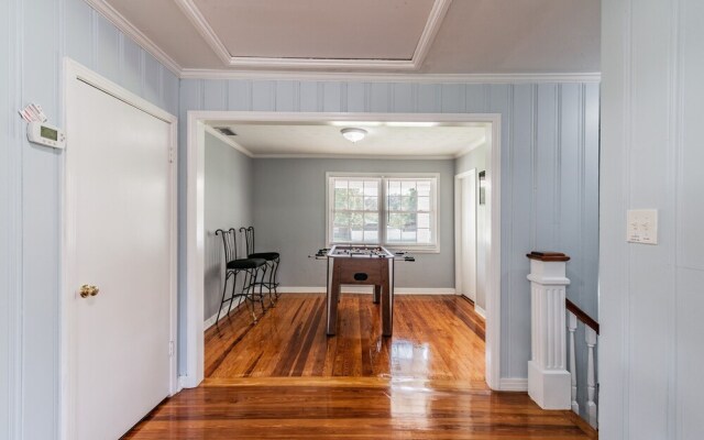 A Large Tropical 7 Bedroom Estate by RedAwning