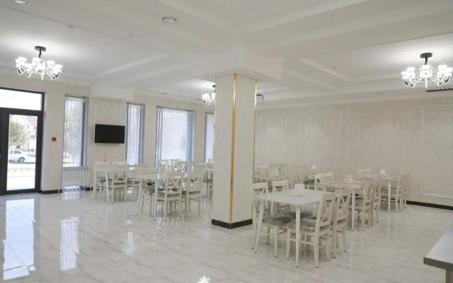 Status Hotel