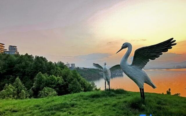 Zaishui Yifang Holiday Hotel