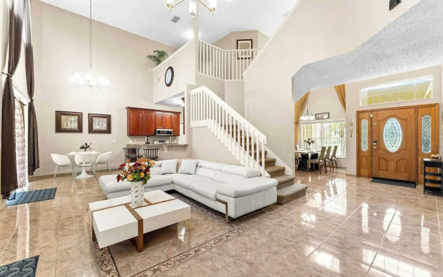 Jasmine Breeze Home for 12