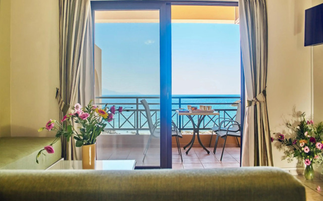 Nanakis Beach Hotel