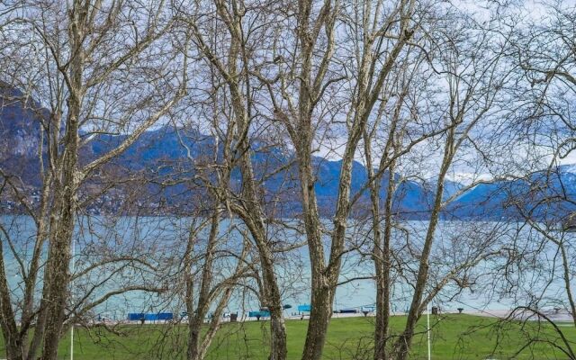 Albigny - T2 -luxe Contemporain - vue lac