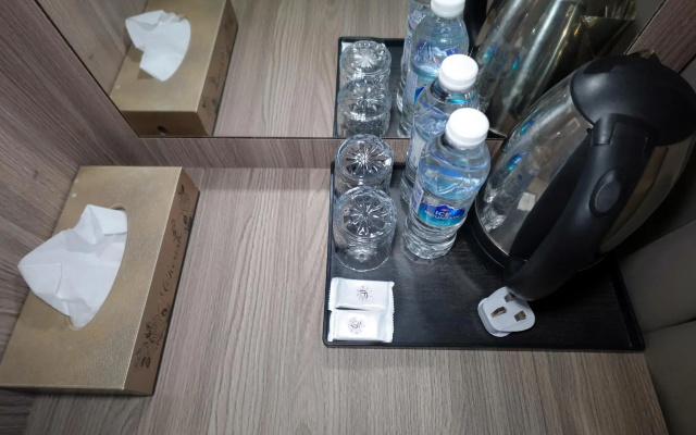 OYO 703 Myra Hotel