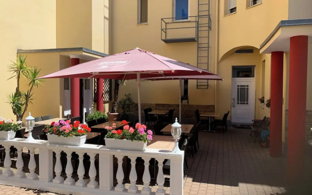KRAL Suite Hotel & Serviced Apartment
