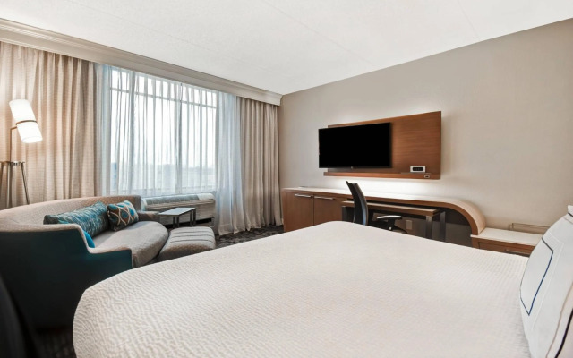 Courtyard by Marriott Louisville Airport